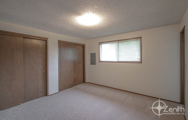 Building Photo - 2920 NE 86th Ave