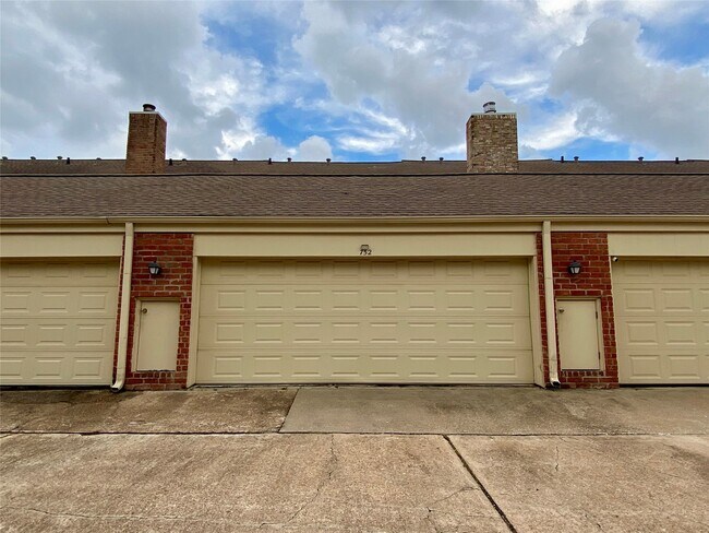 Building Photo - 752 Augusta Dr