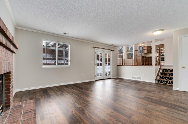 Building Photo - 1458 Sunnyside St