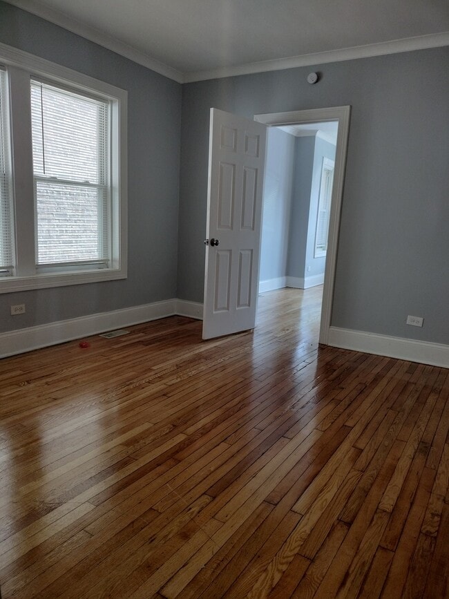 Building Photo - 7408 S Eberhart Ave