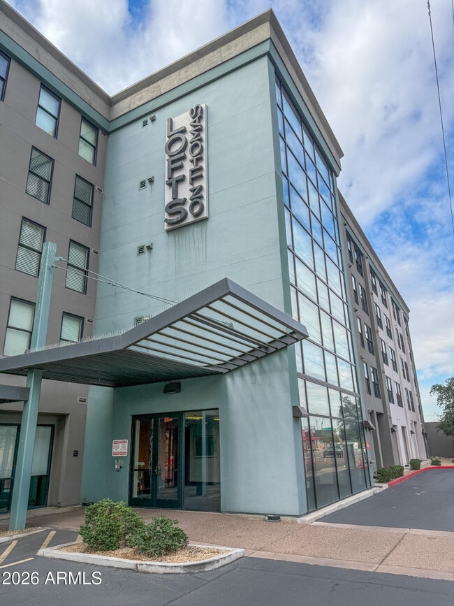 Building Photo - 535 W Thomas Rd