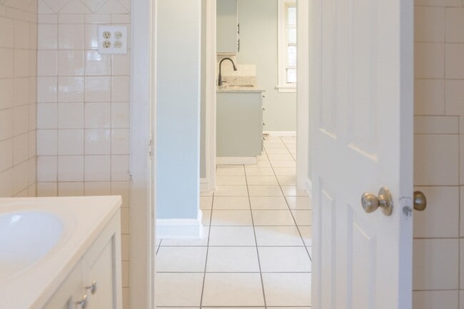 Building Photo - 5445 W 64th St