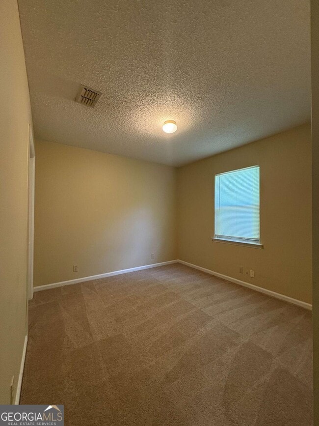Building Photo - 233 W Lakemont Dr