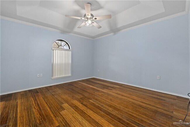 Building Photo - 25 34th St