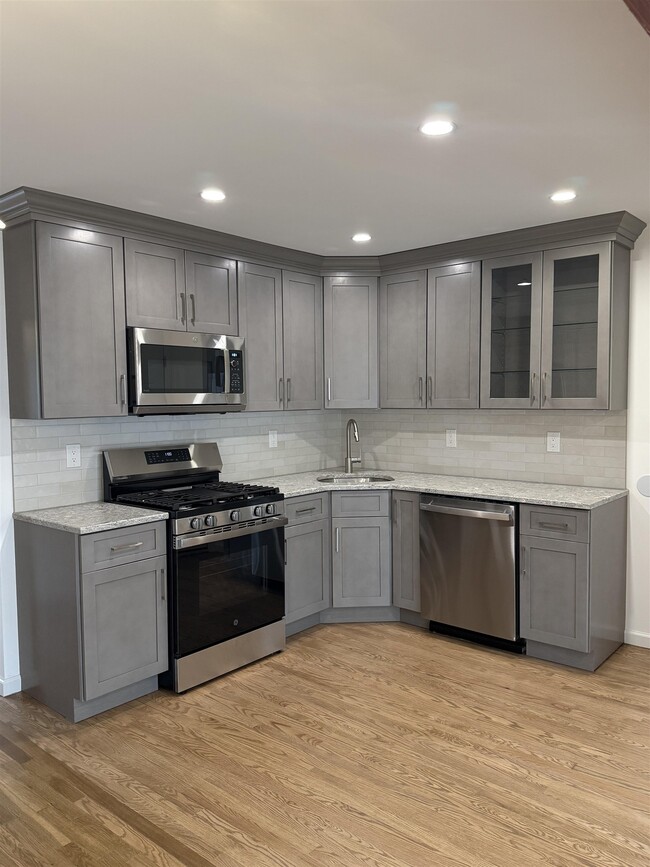 Building Photo - 31 Alan Terrace