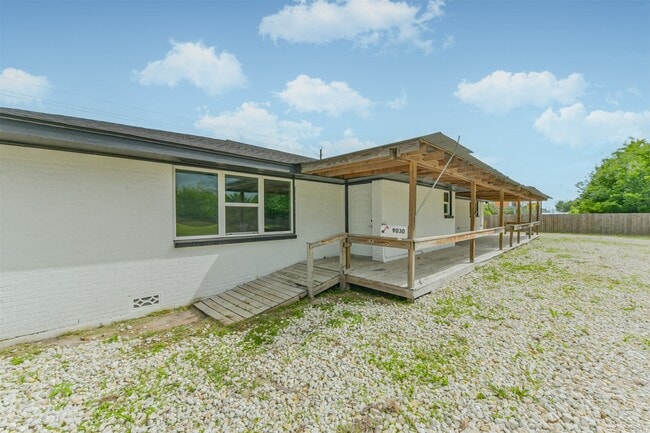 Building Photo - 9030 Almeda Genoa Rd