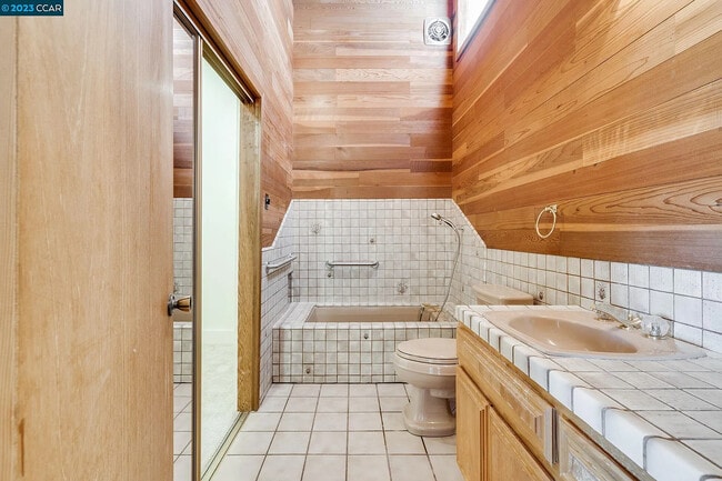 Building Photo - 3160 D St