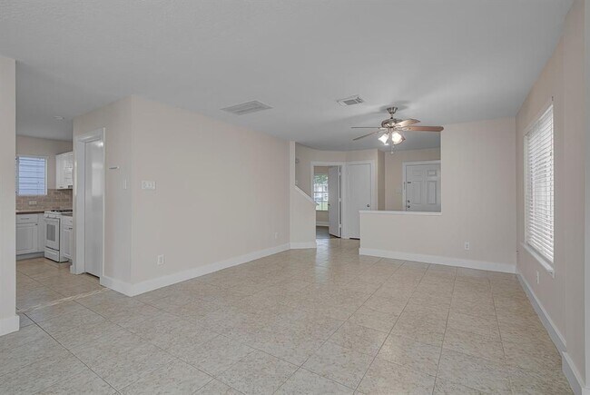 Building Photo - 18730 Atasca Oaks Dr