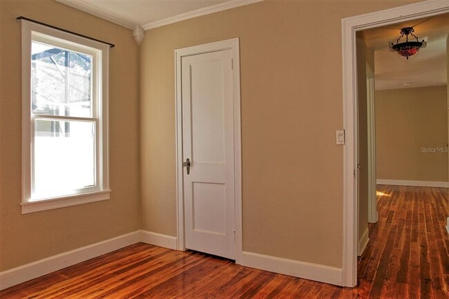 Building Photo - 1315 E Marks St