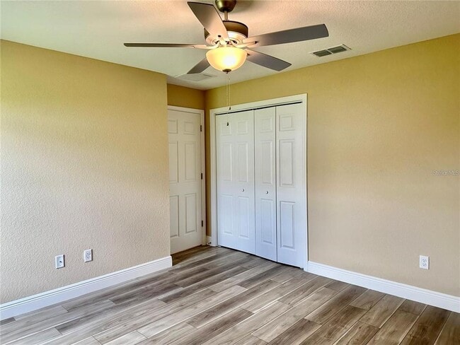 Building Photo - 13075 House Finch Rd