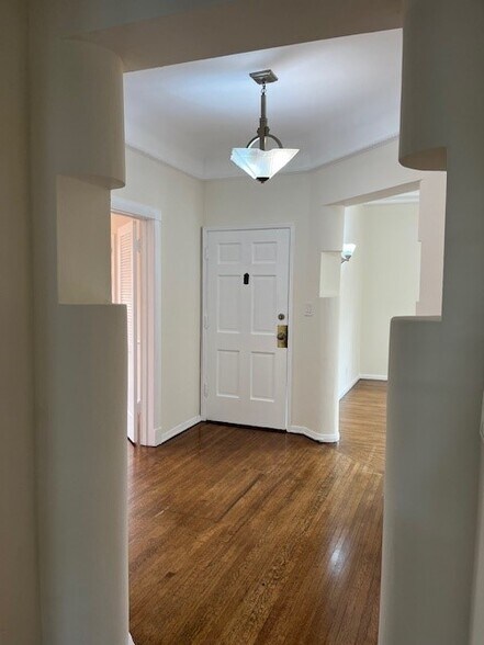 Building Photo - 7930 Blackburn Ave