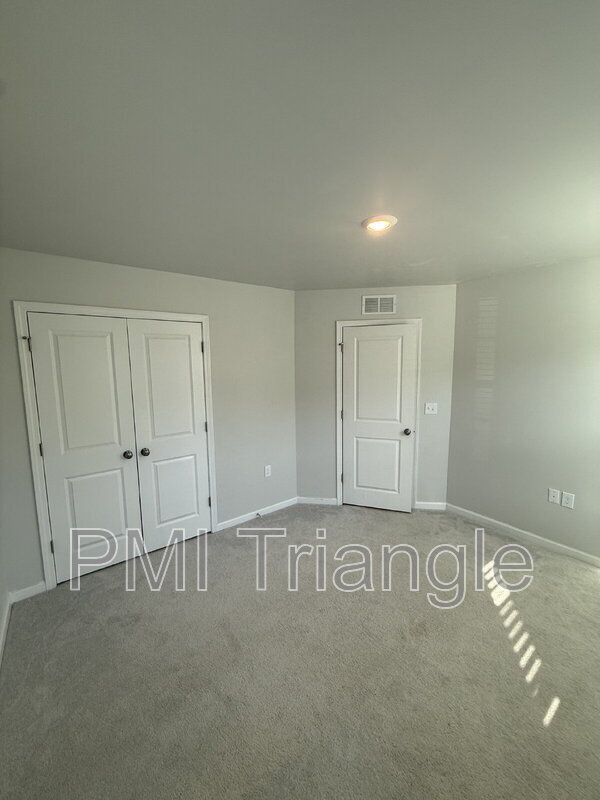 Building Photo - 716 Cormiche Ln