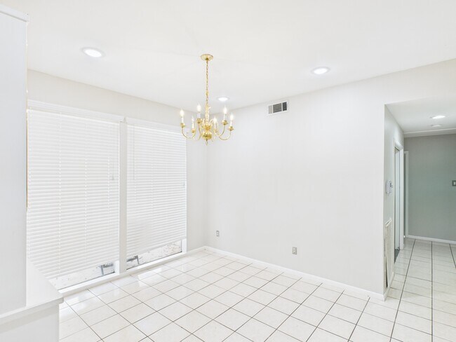 Building Photo - 7611 Hopewell Ln