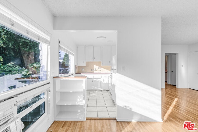 Building Photo - 122 Croft Ave