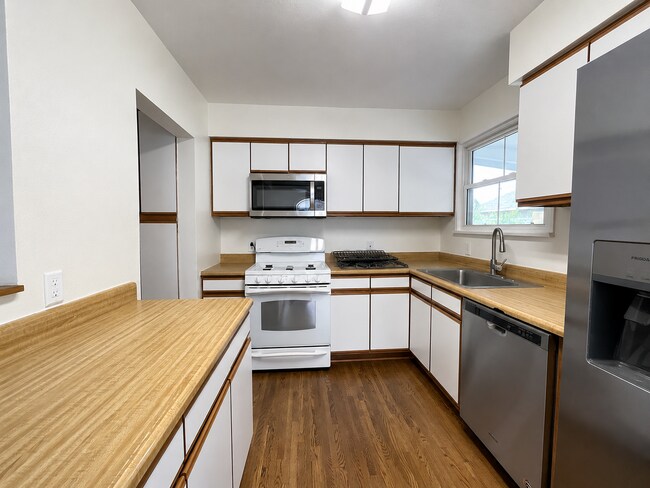 Building Photo - 4432 Falcon Ave