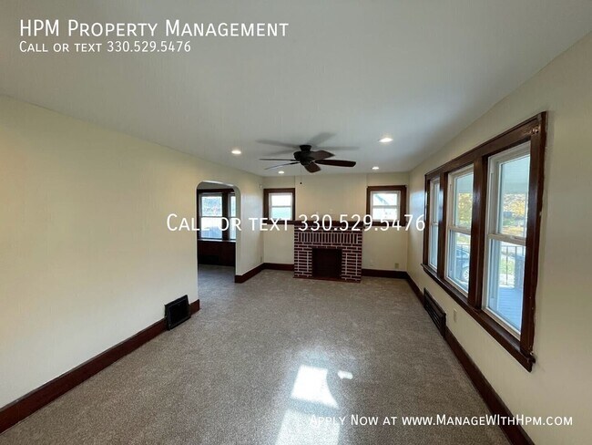 Building Photo - 1172 Tulip St