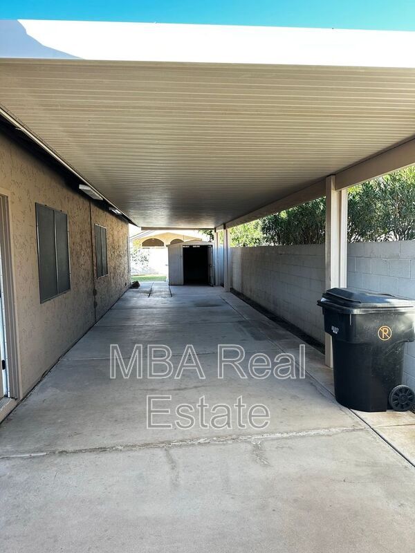 Building Photo - 1722 S Gilmore Cir