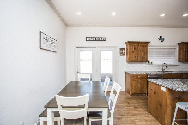 Building Photo - 816 North 4th Street