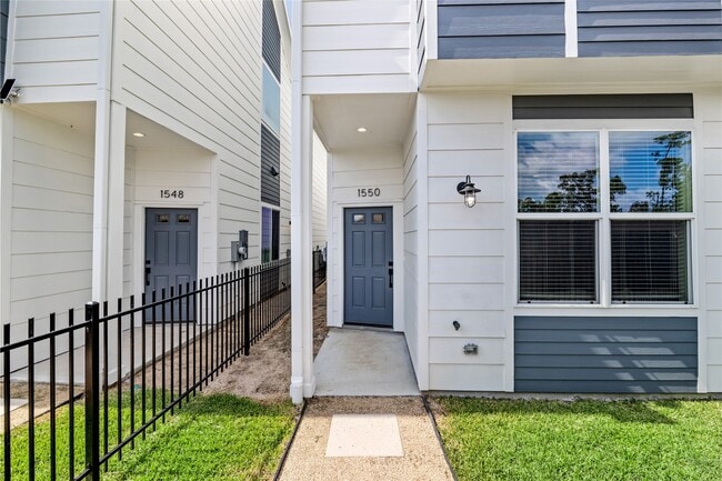 Building Photo - 1550 W Tidwell Rd