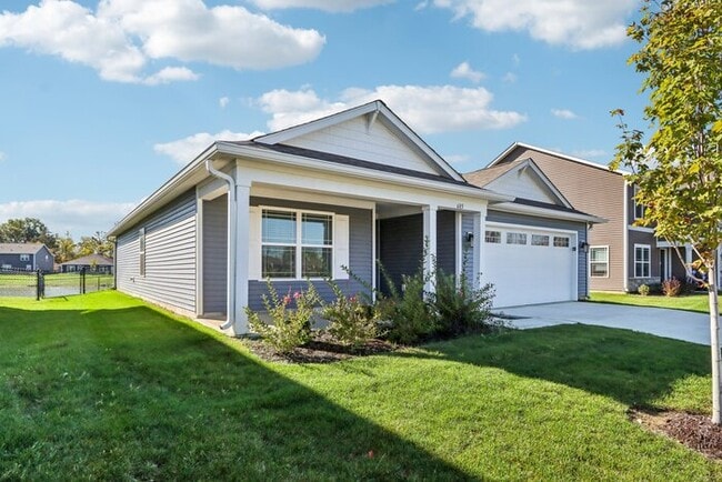 Building Photo - Fantastic 3bd/2ba home! Coming soon!