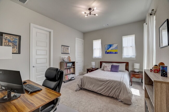 Building Photo - 6205 Seville Dr