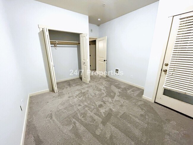 Building Photo - Updated 2 BD | 1 BA Condo with Amenities - Arbor Crossing