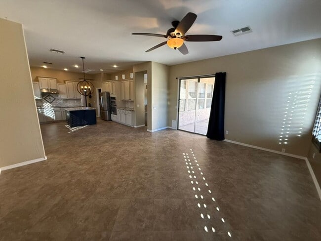 Building Photo - Beautiful 6 Bedroom - 4 Bath w/Private Pool & Basement - Chandler