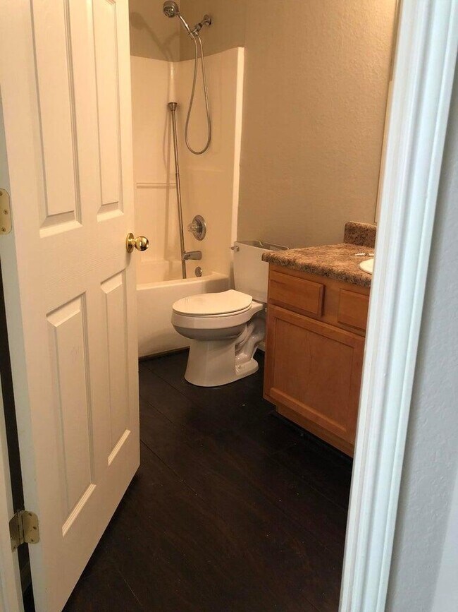 Building Photo - 1150 Airport Rd