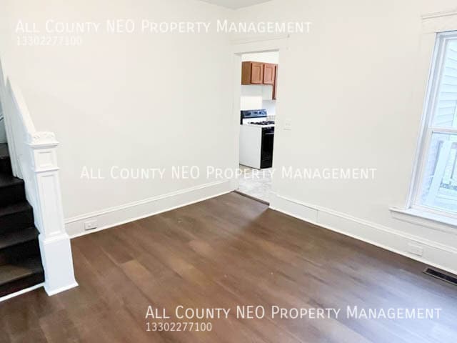 Building Photo - 3298 W 98th St