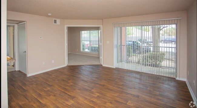 Building Photo - 3440 E Rosemeade Pkwy