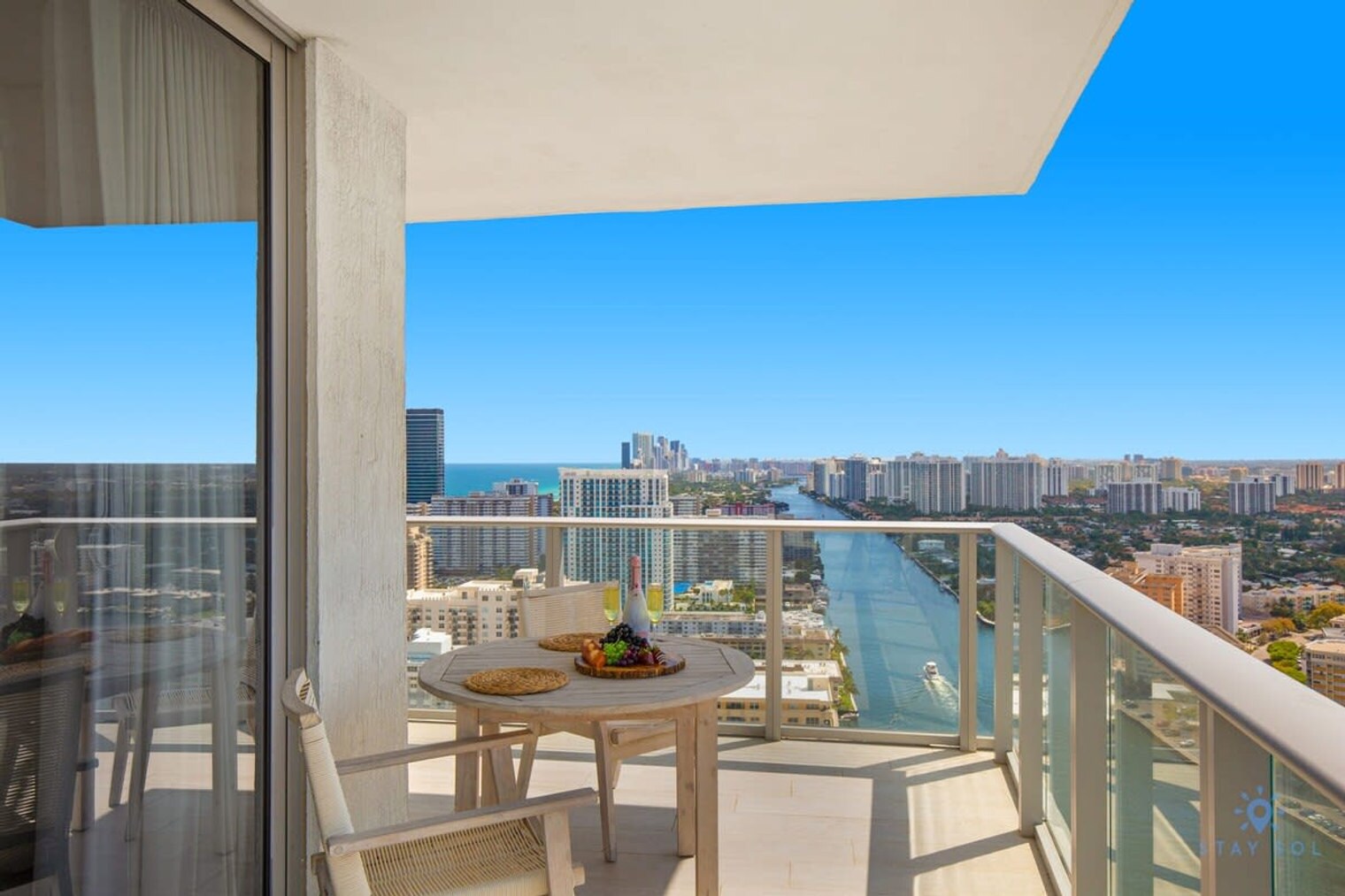 Building Photo - 4010 S Ocean Dr