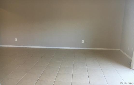 Building Photo - 500 N Fox Hills Dr