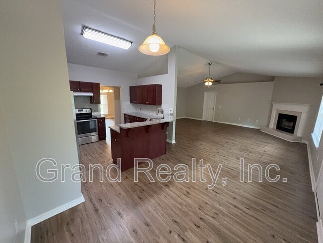 Building Photo - 179 Conquest Ave