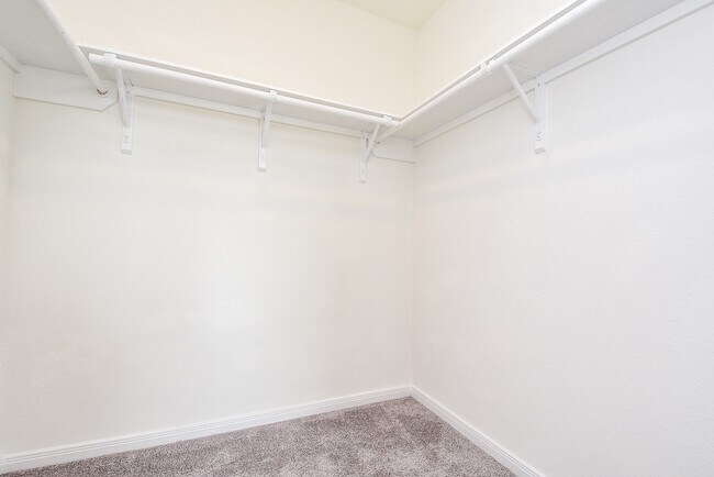 Building Photo - 15102 Darbydale Dr