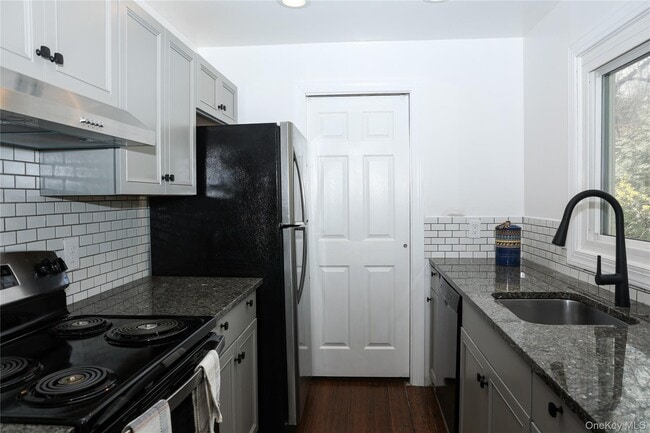 Building Photo - 3675 Old Yorktown Rd