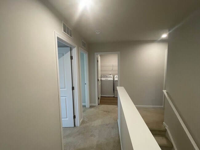 Building Photo - You’ve Got to See This Rental!