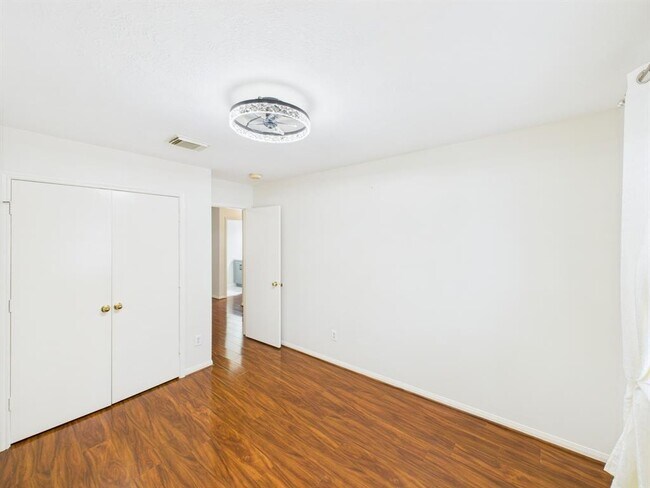 Building Photo - 8827 Aspen Meadow Dr