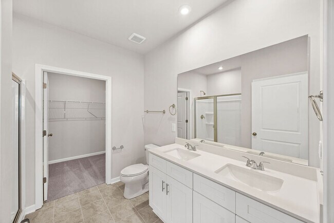 Building Photo - 512 Serena Trl