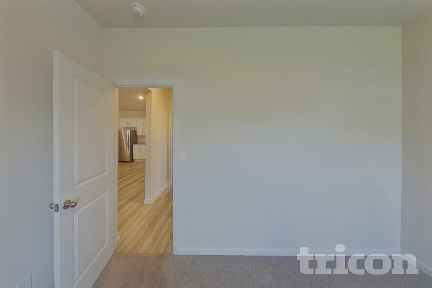 Building Photo - 1004 Claas Wy