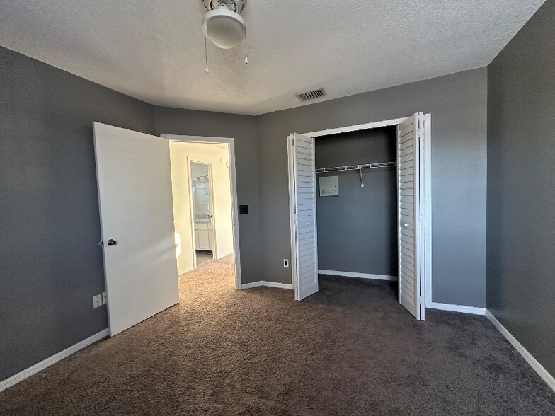 Building Photo - 9224 Ventana Ln