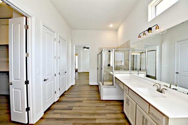 Building Photo - 2220 Airport Dr