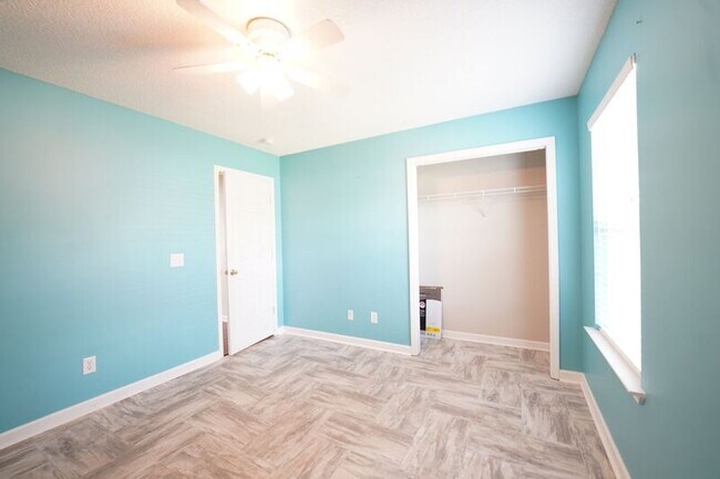 Building Photo - 134 Mustang Dr