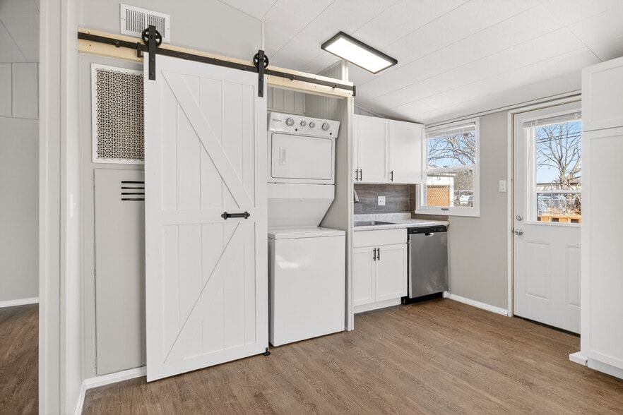 Building Photo - 7525 Mildred Rd