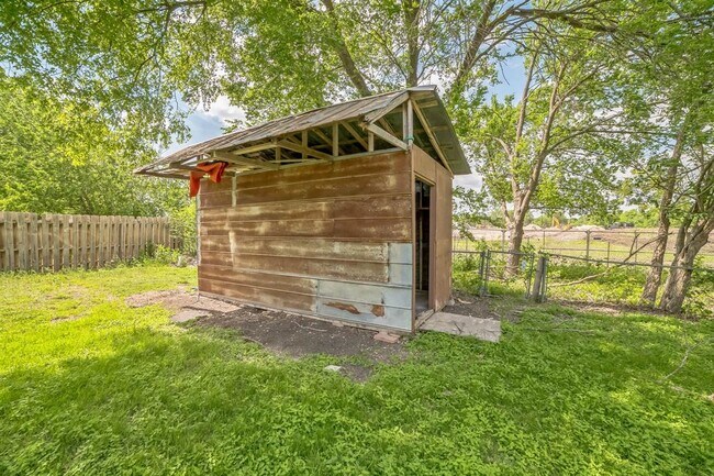 Building Photo - 601 Cedar Ridge Dr