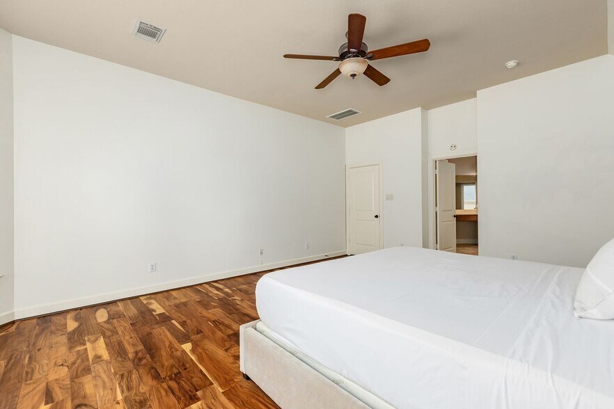 Building Photo - 27 N Arrow Canyon Cir