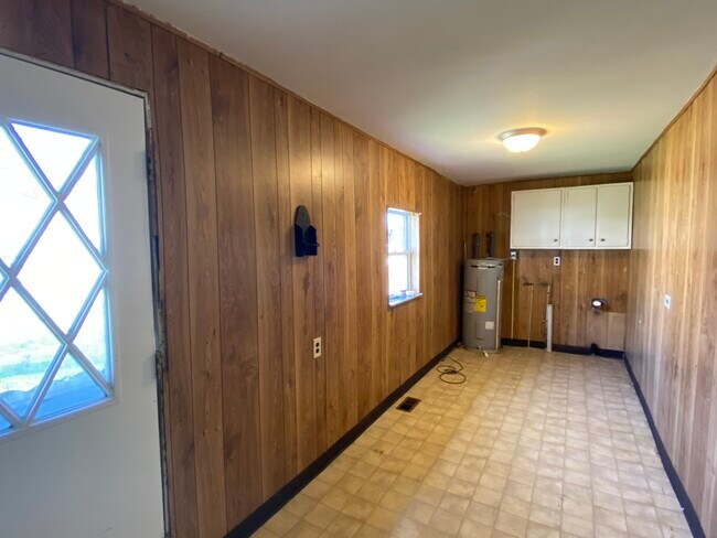 Mud Room - 104 1st St