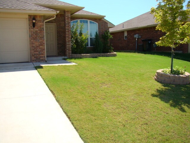 Building Photo - 4 Bedrooms - Moore Schools - Open Plan