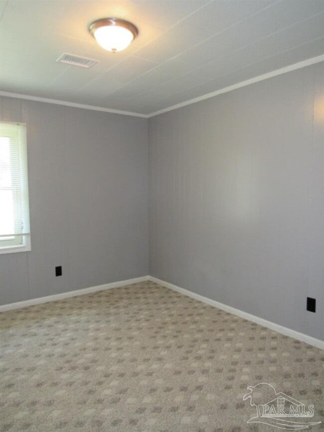 Building Photo - 6112 Hwy 95A N