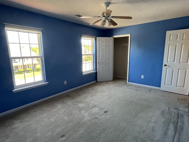 Building Photo - 4010 Nantucket Cir