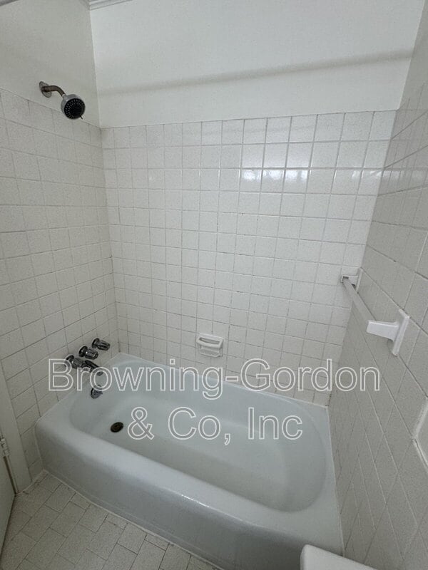 Building Photo - 1900 Richard Jones Rd